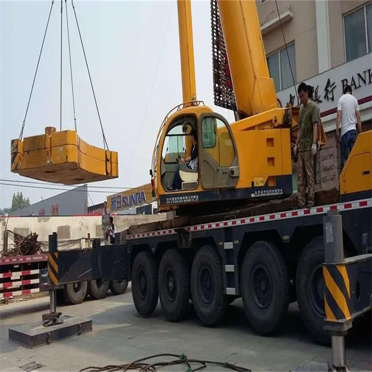 苍梧当地吊车出租|机器吊装|75吨|工厂搬迁服务